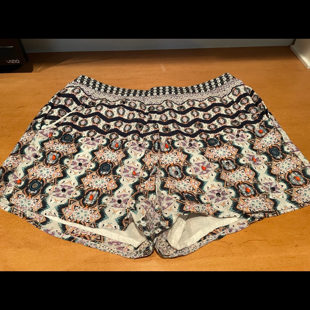 Kendall & Kylie Printed Loose Fit Shorts